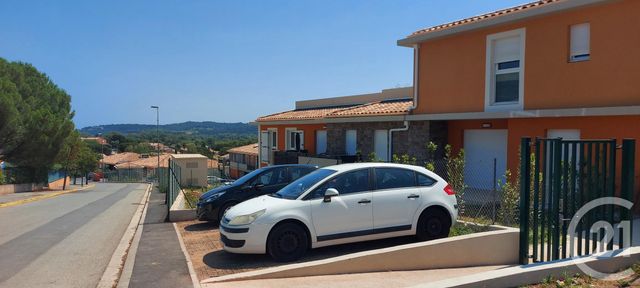 Parking à louer - 11 m2 - Cogolin - 83 - PROVENCE-ALPES-COTE-D-AZUR