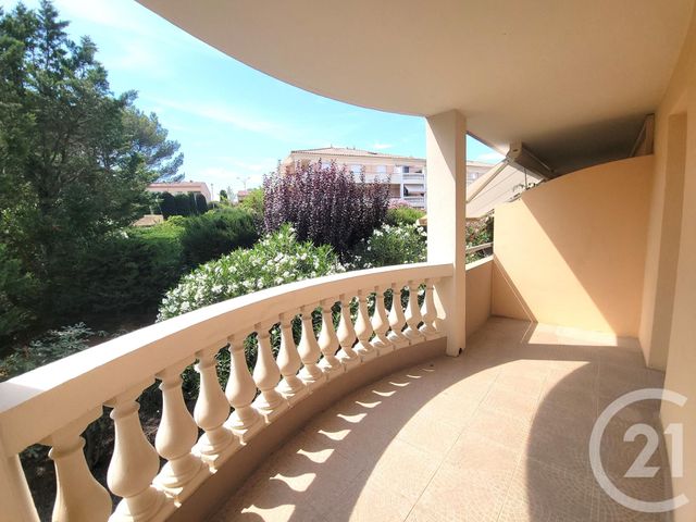 Appartement T3 à vendre - 3 pièces - 70,24 m2 - Cogolin - 83 - PROVENCE-ALPES-COTE-D-AZUR